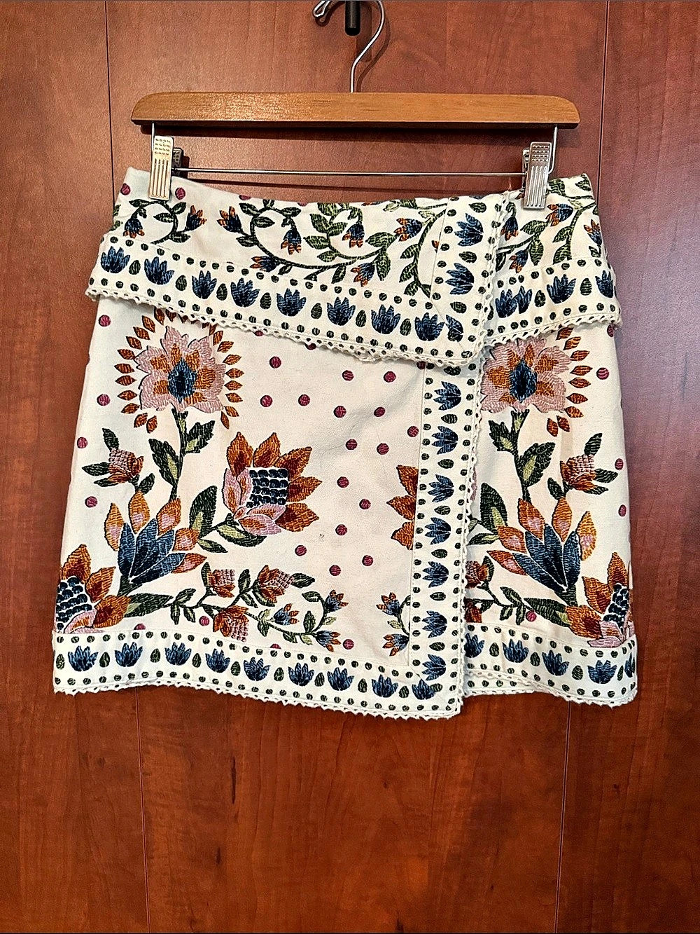 FARM RIO Floral Mini Skirt Size Medium Like New